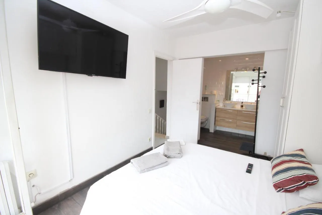 Casa En Masnou Junto A Playa Y Tren Villa